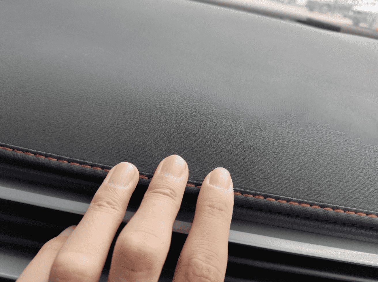 Xevaban.com ở 214 Giải Phóng là đơn vị chuyên cung cấp phụ kiện oto, đồ chơi oto, đồ chơi byd m9, phụ kiện byd m9, xevaban, 214 giải phóng, thảm taplo m9, thảm chống nắng taplo m9, thảm chống bụi taplo m9.